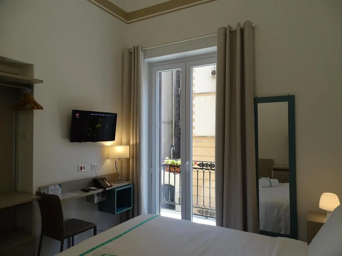 Le Quattro Stagioni - Rooms & Suites Palermo 2*,  Italy