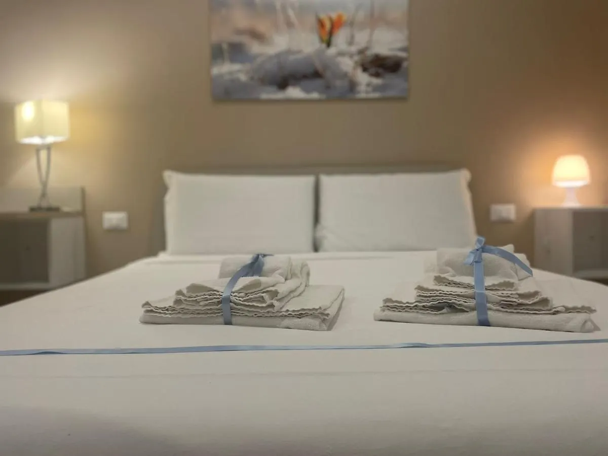 Le Quattro Stagioni - Rooms & Suites contacts